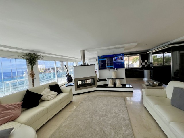 Villa avec 5 Chambres  à El Chaparral