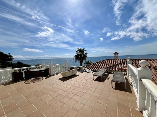 Villa avec 5 Chambres  à El Chaparral