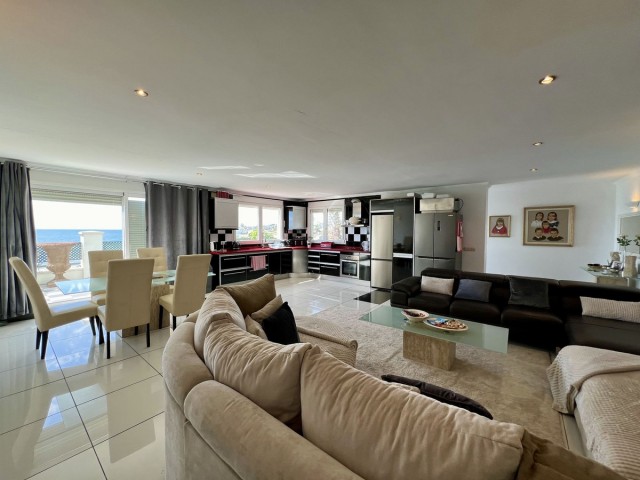Villa avec 5 Chambres  à El Chaparral