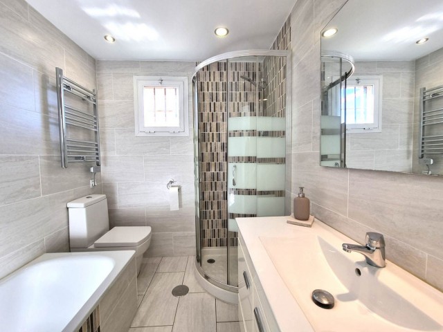 2 Bedrooms Apartment in Calahonda