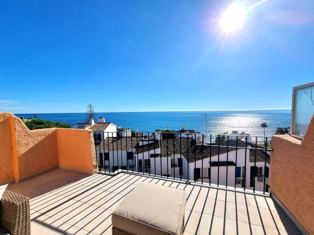 2 Bedrooms Apartment in Calahonda