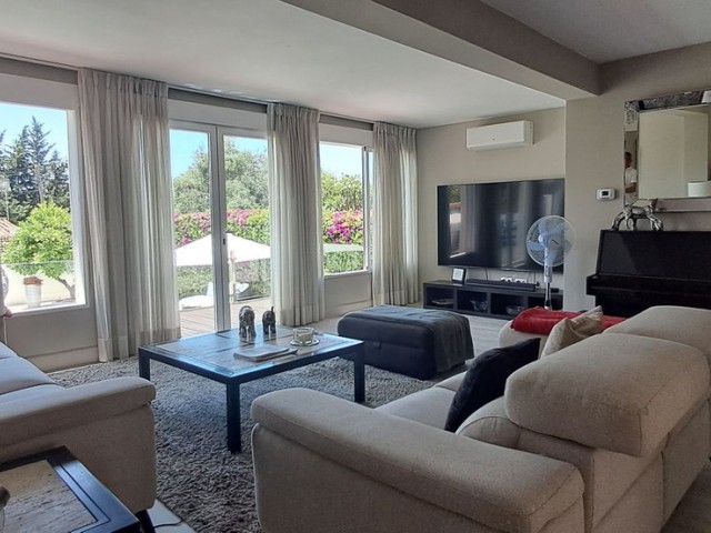 6 Bedrooms Villa in Marbella