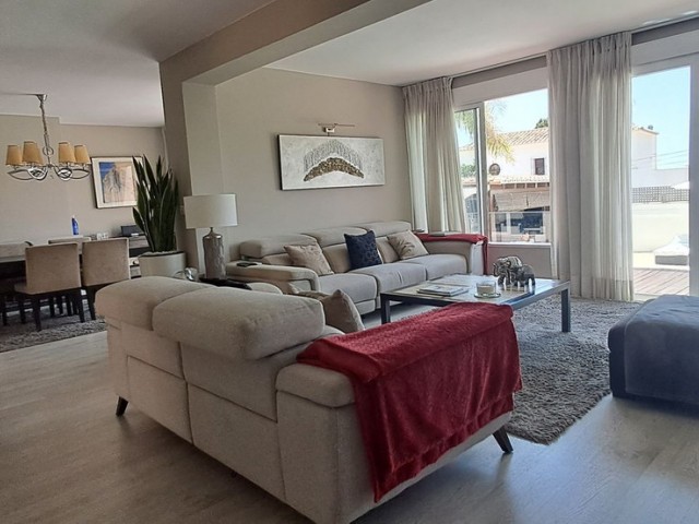 6 Bedrooms Villa in Marbella