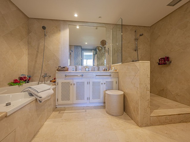 Apartamento con 3 Dormitorios  en La Mairena