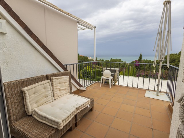 3 Bedrooms Townhouse in Estepona