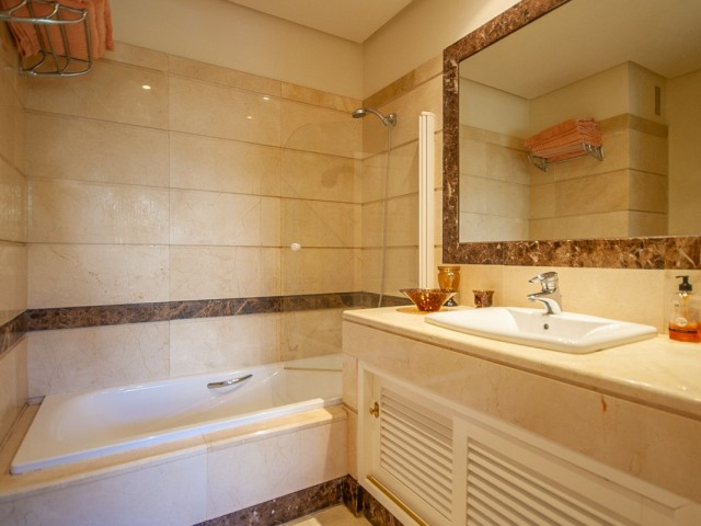 2 Bedrooms Apartment in Bahía de Marbella