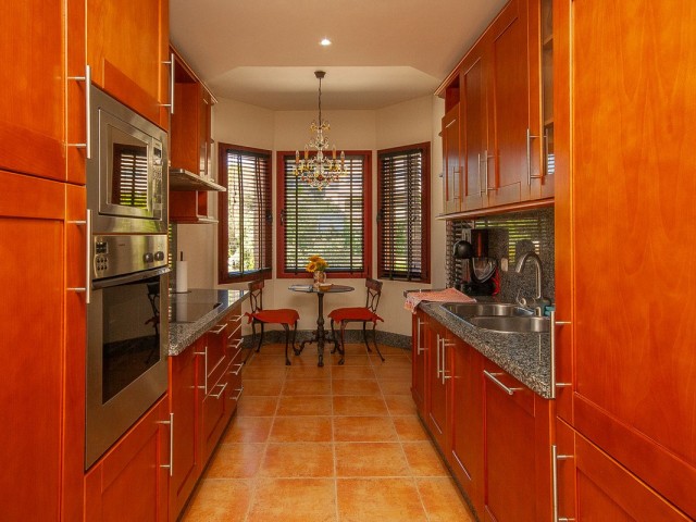 2 Bedrooms Apartment in Bahía de Marbella