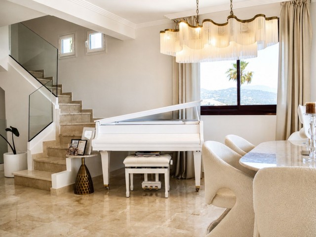 Villa con 4 Dormitorios  en Benahavís