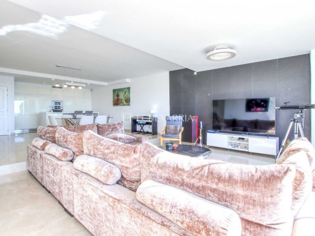4 Bedrooms Townhouse in Marbella