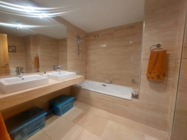 2 Schlafzimmer Apartment in Benahavís