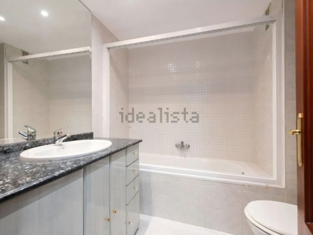 4 Bedrooms Apartment in Málaga Centro