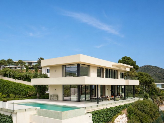 5 Bedrooms Villa in Benahavís