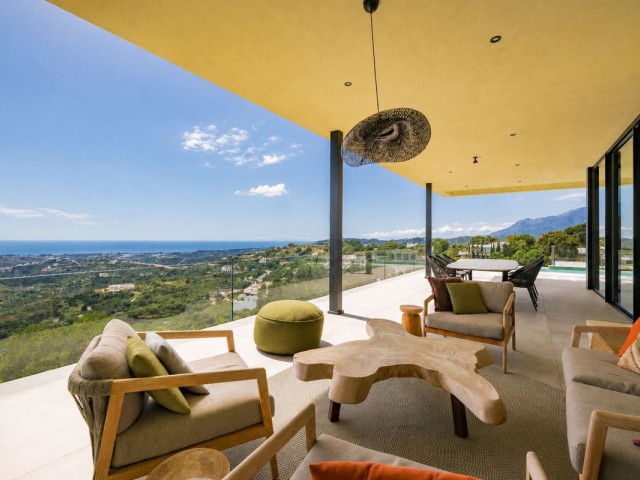 5 Bedrooms Villa in Benahavís
