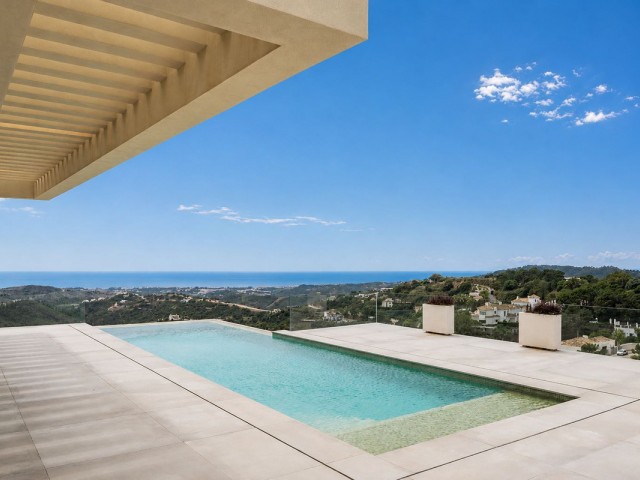 5 Bedrooms Villa in Benahavís