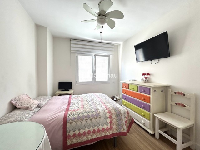 Apartamento con 2 Dormitorios  en Estepona