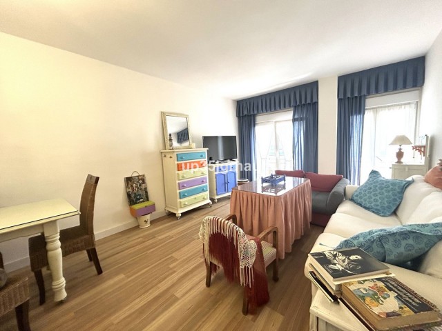 Apartamento con 2 Dormitorios  en Estepona