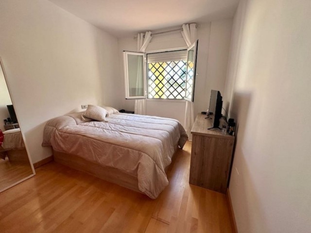 Apartamento con 3 Dormitorios  en Estepona