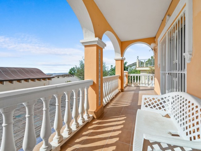 4 Bedrooms Villa in Benalmadena