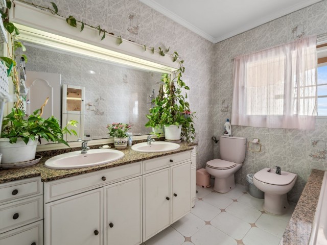 4 Bedrooms Villa in Benalmadena