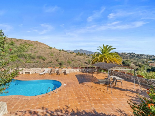 4 Bedrooms Villa in Mijas
