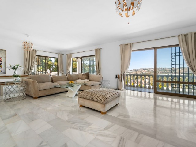 6 Bedrooms Villa in Mijas