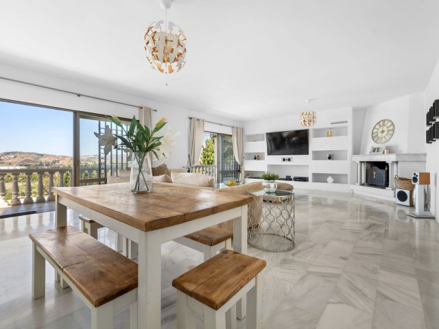 6 Bedrooms Villa in Mijas