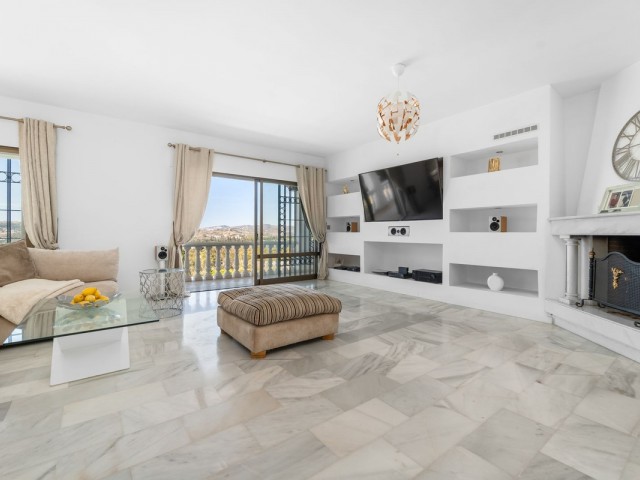 6 Bedrooms Villa in Mijas