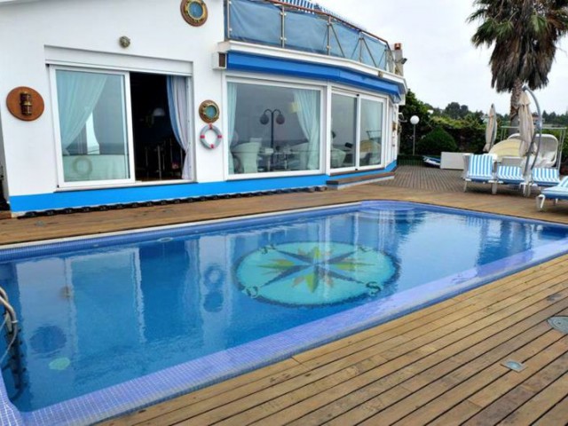 6 Bedrooms Villa in La Cala de Mijas