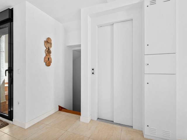 Maison mitoyenne avec 3 Chambres  à Estepona