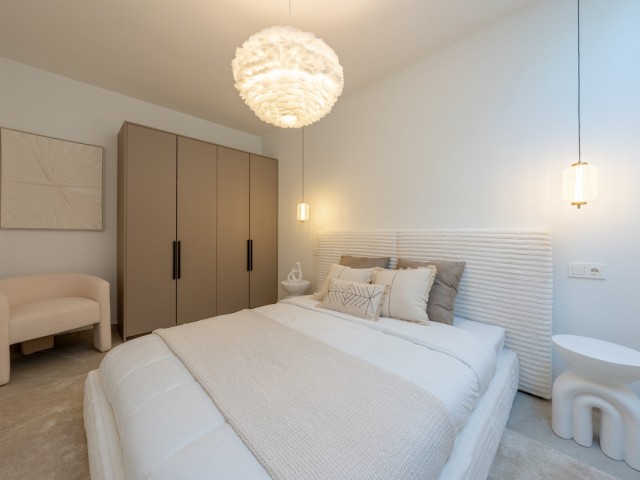 Maison mitoyenne avec 4 Chambres  à Nueva Andalucía