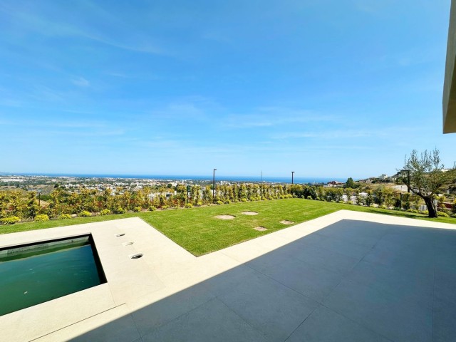 3 Bedrooms Villa in Benahavís