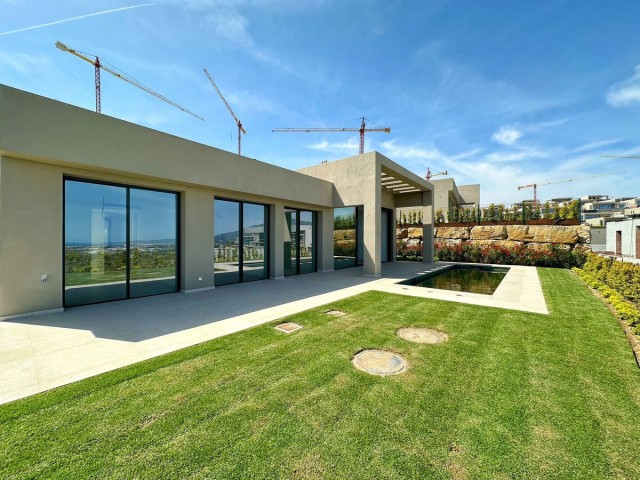 3 Bedrooms Villa in Benahavís
