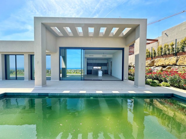 3 Bedrooms Villa in Benahavís