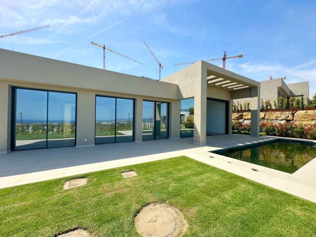 3 Bedrooms Villa in Benahavís