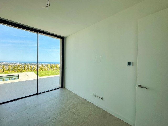 3 Bedrooms Villa in Benahavís