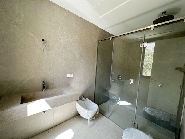 3 Bedrooms Villa in Benahavís