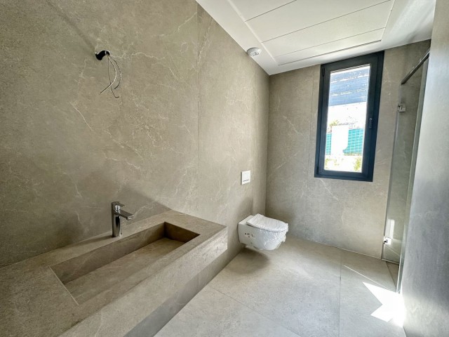 3 Bedrooms Villa in Benahavís