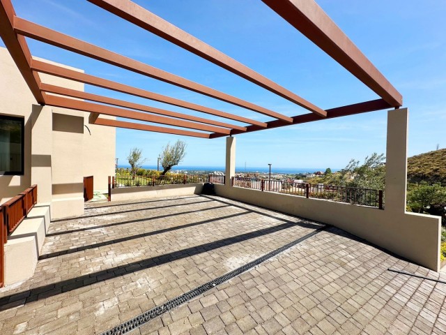3 Bedrooms Villa in Benahavís