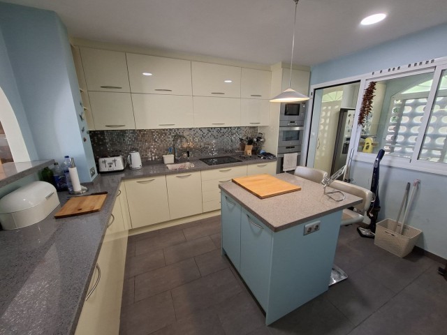 Rijtjeshuis, La Duquesa, R5388025