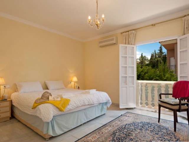 5 Bedrooms Villa in Mijas Golf