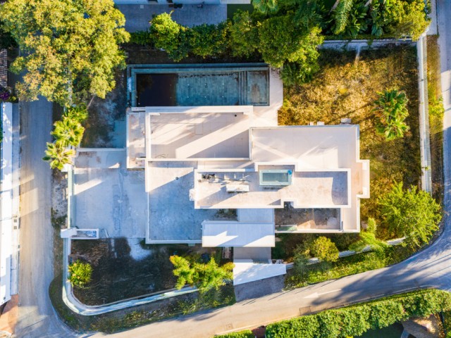 4 Bedrooms Villa in Guadalmina Baja