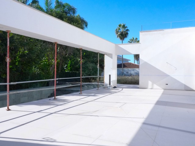 4 Bedrooms Villa in Guadalmina Baja