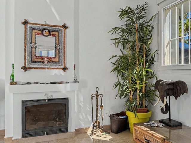 6 Bedrooms Villa in Manilva