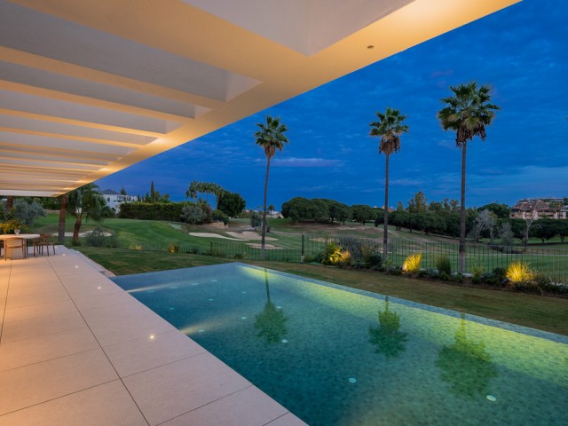 4 Schlafzimmer Villa in Nueva Andalucía