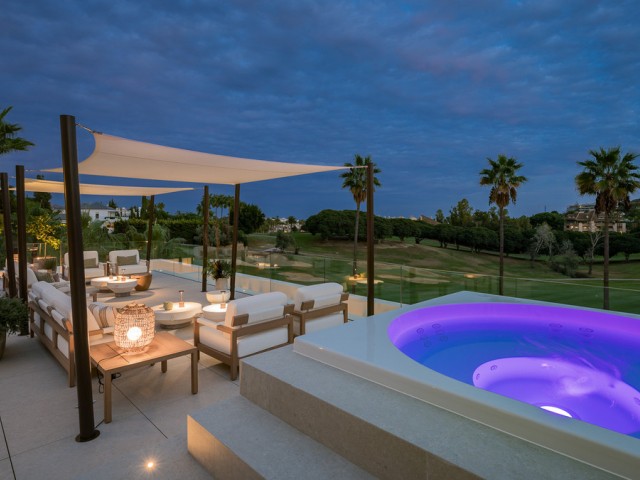 4 Schlafzimmer Villa in Nueva Andalucía