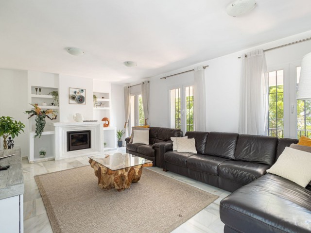 3 Bedrooms Villa in Estepona