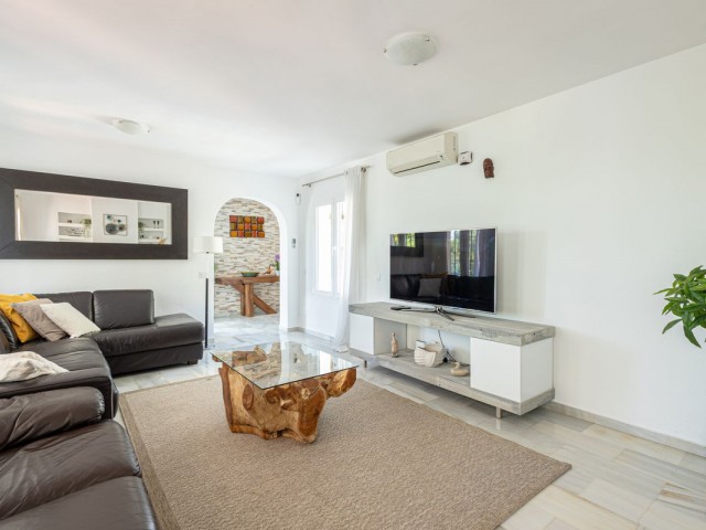 3 Bedrooms Villa in Estepona