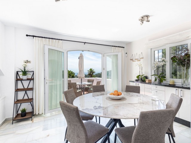 3 Bedrooms Villa in Estepona