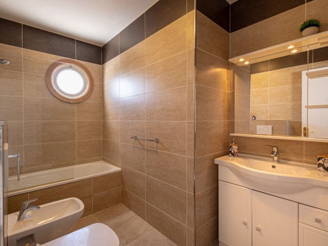 3 Bedrooms Villa in Estepona