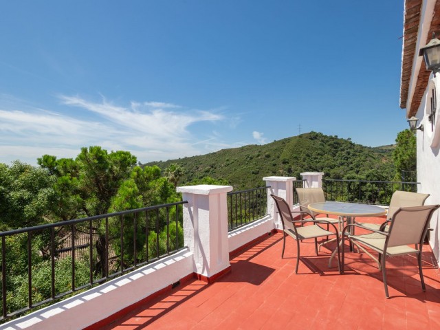 3 Bedrooms Villa in Estepona